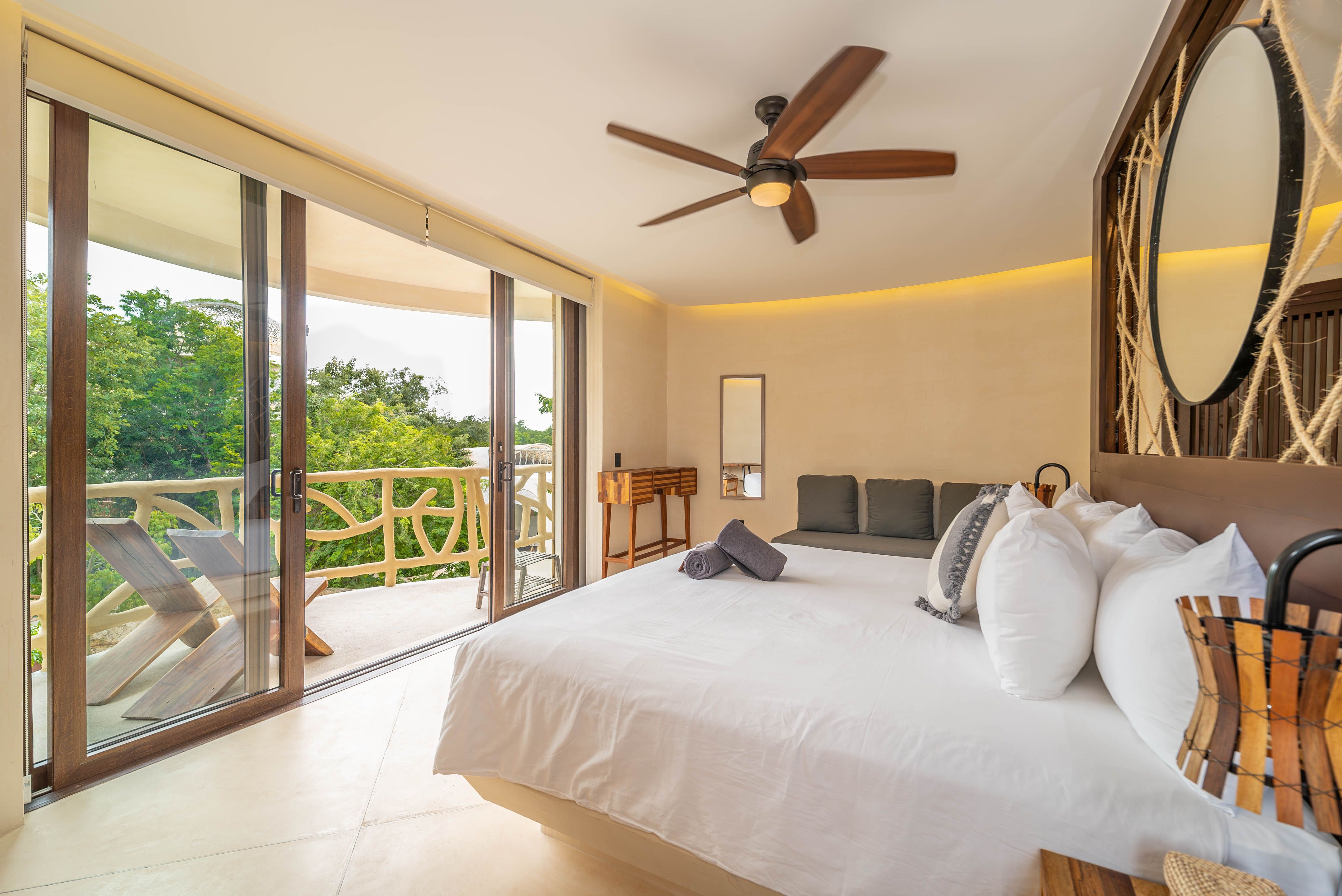 Mid-Level Treehouse Studio Suite - View of the property