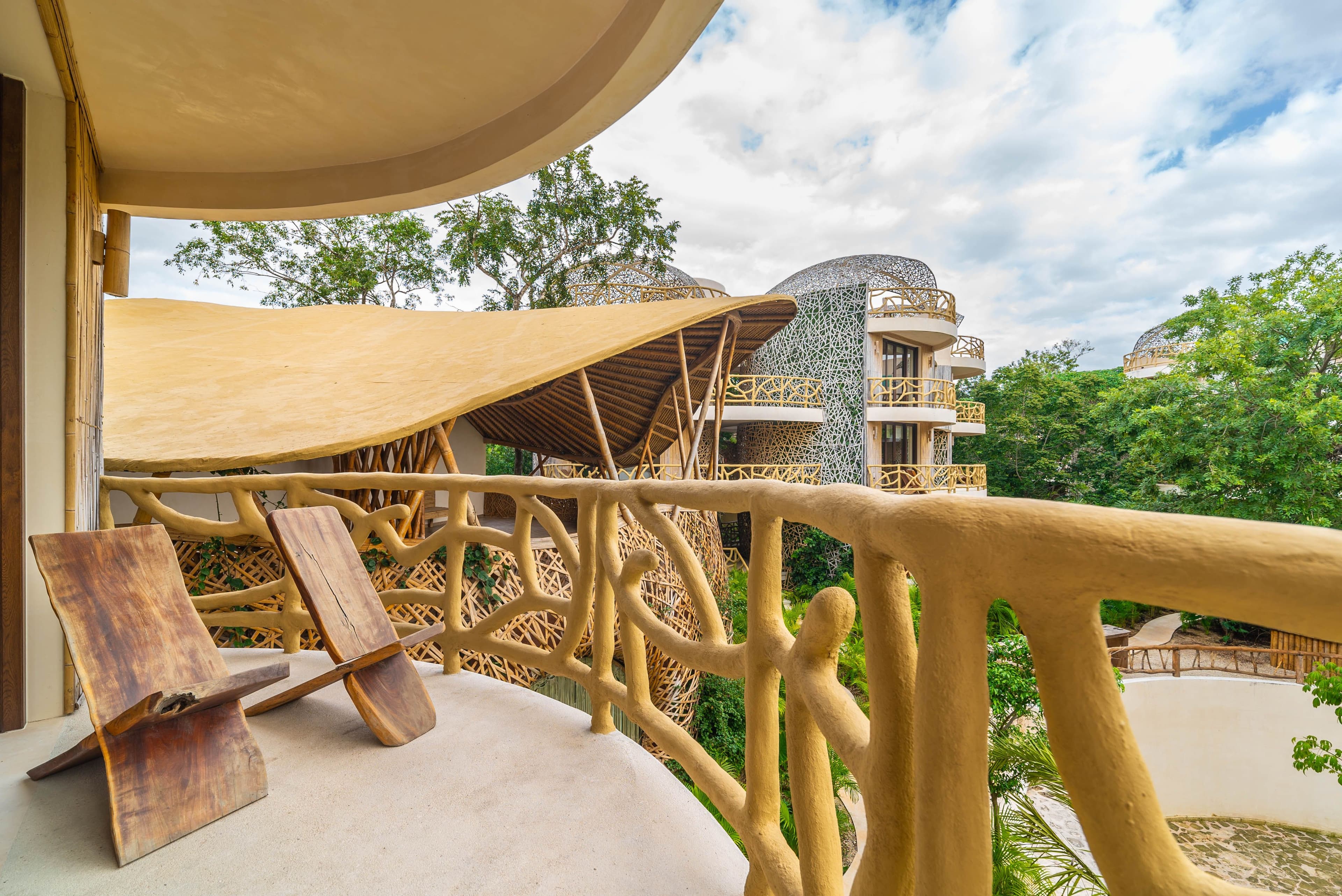 Mid-Level Treehouse Studio Suite - View 3