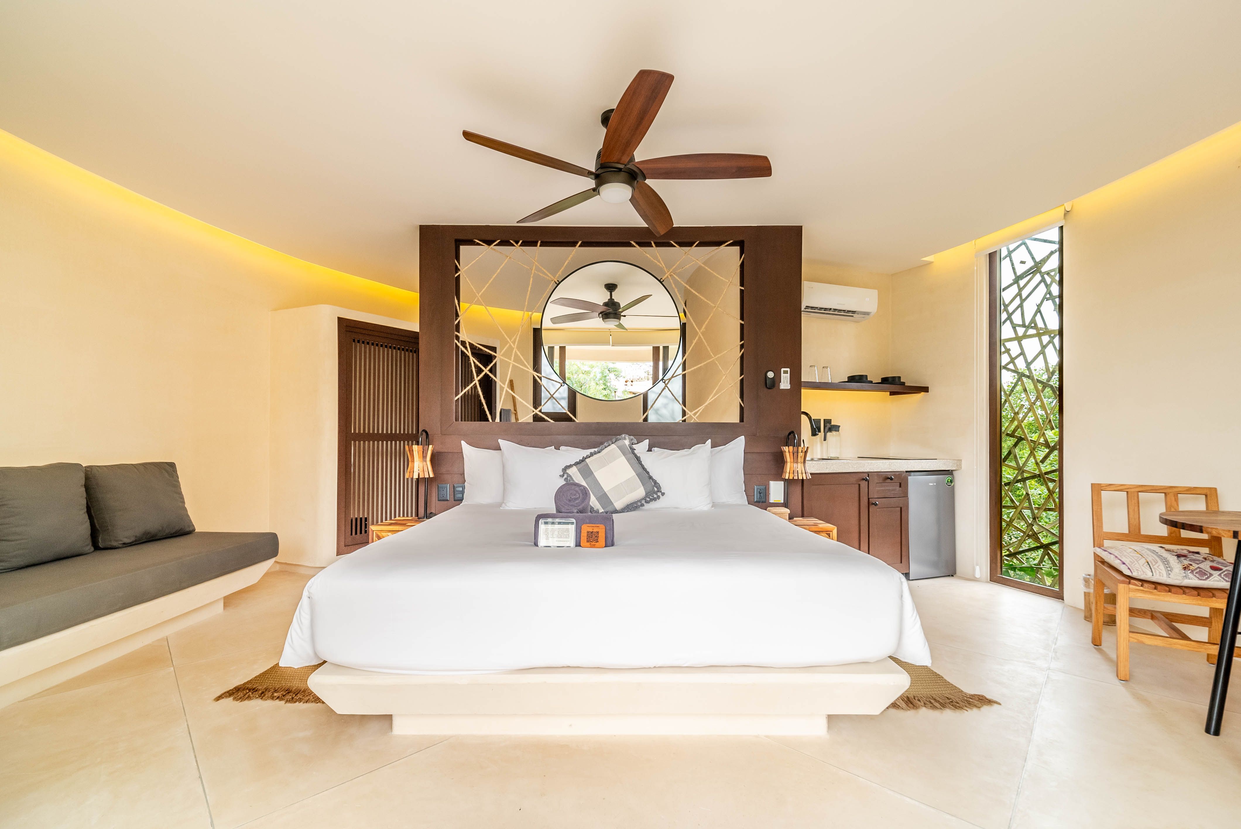 Mid-Level Treehouse Studio Suite view 8