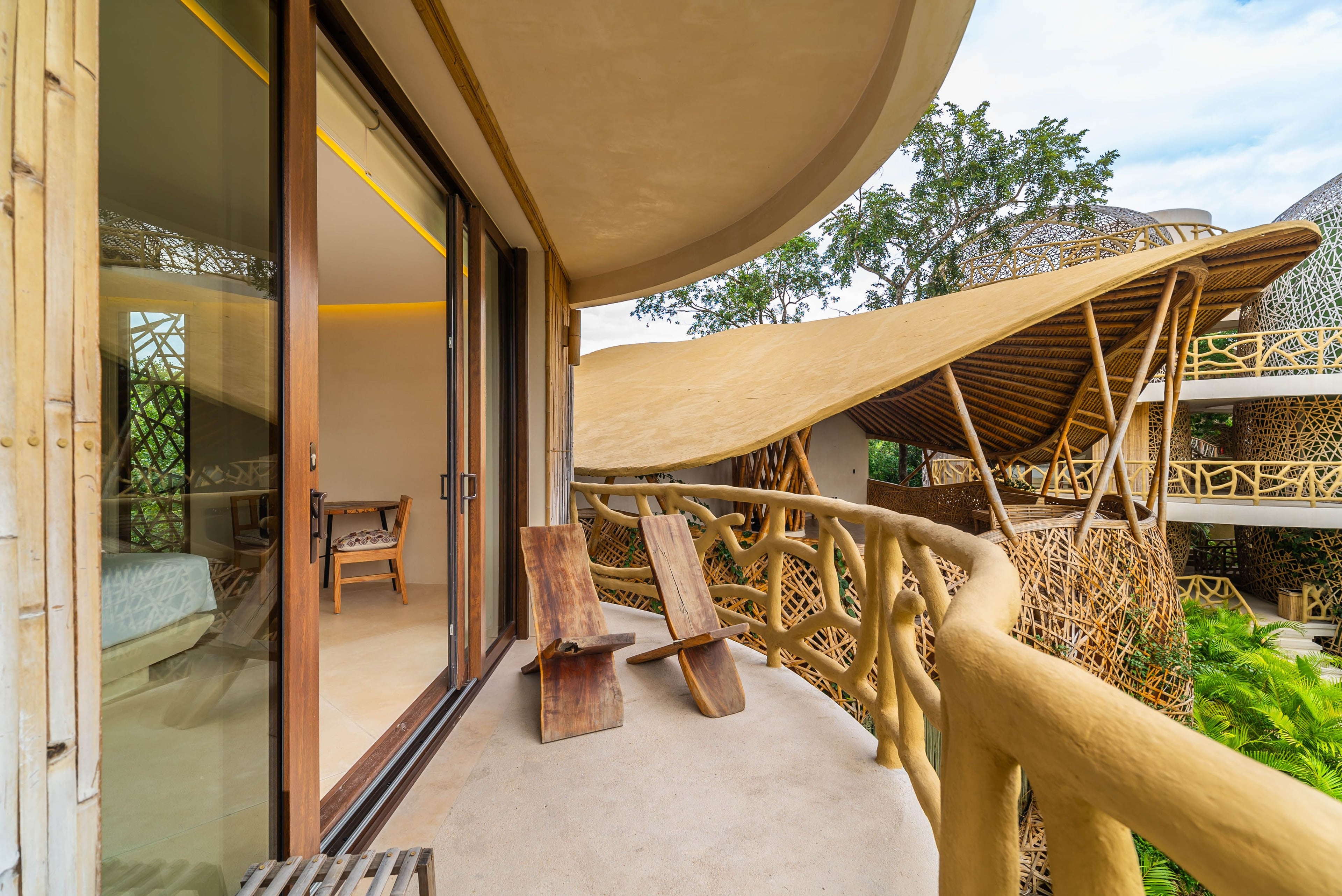 Mid-Level Treehouse Studio Suite view 4